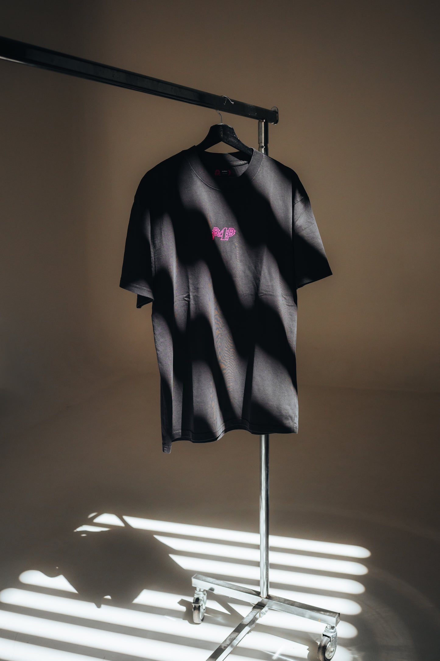 NOOIT MEER $KEER - Charcoal Black/P4P Pink