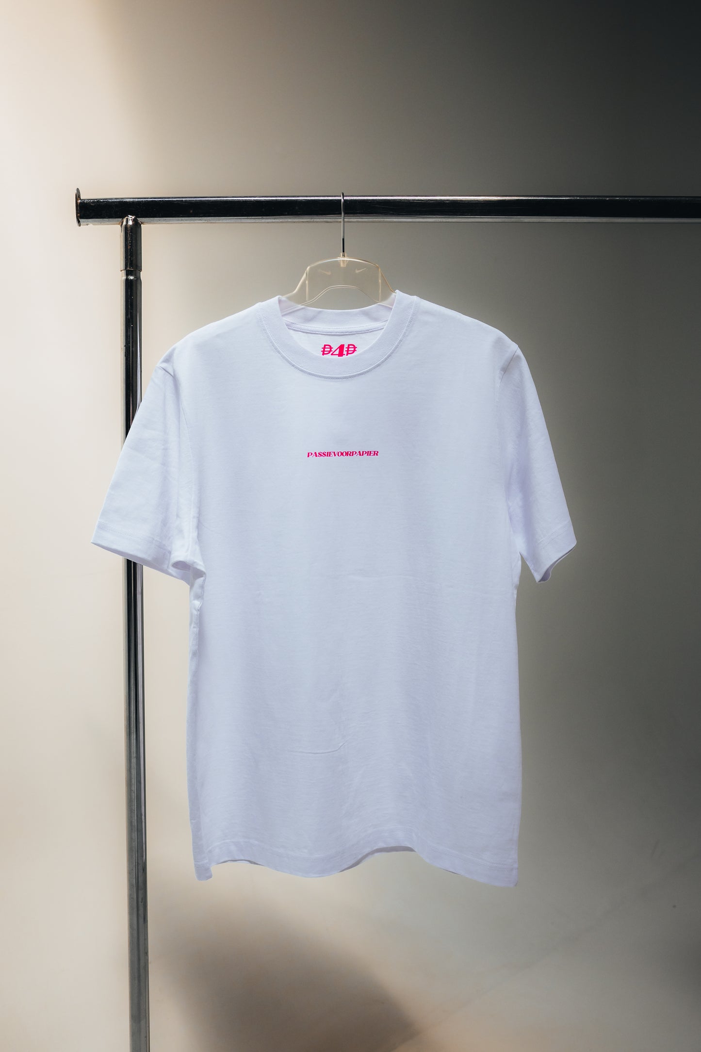 E$$ENTIAL$ T - Wit/P4P Pink